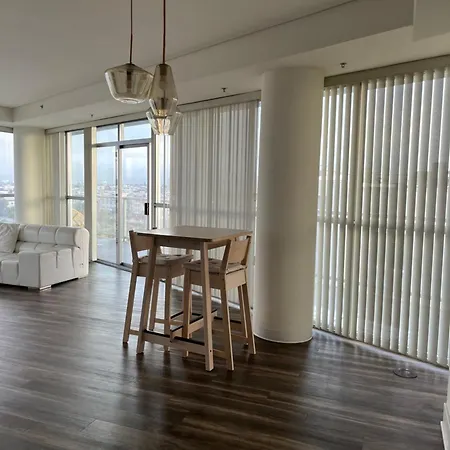 Hollywoodnorth Apartment